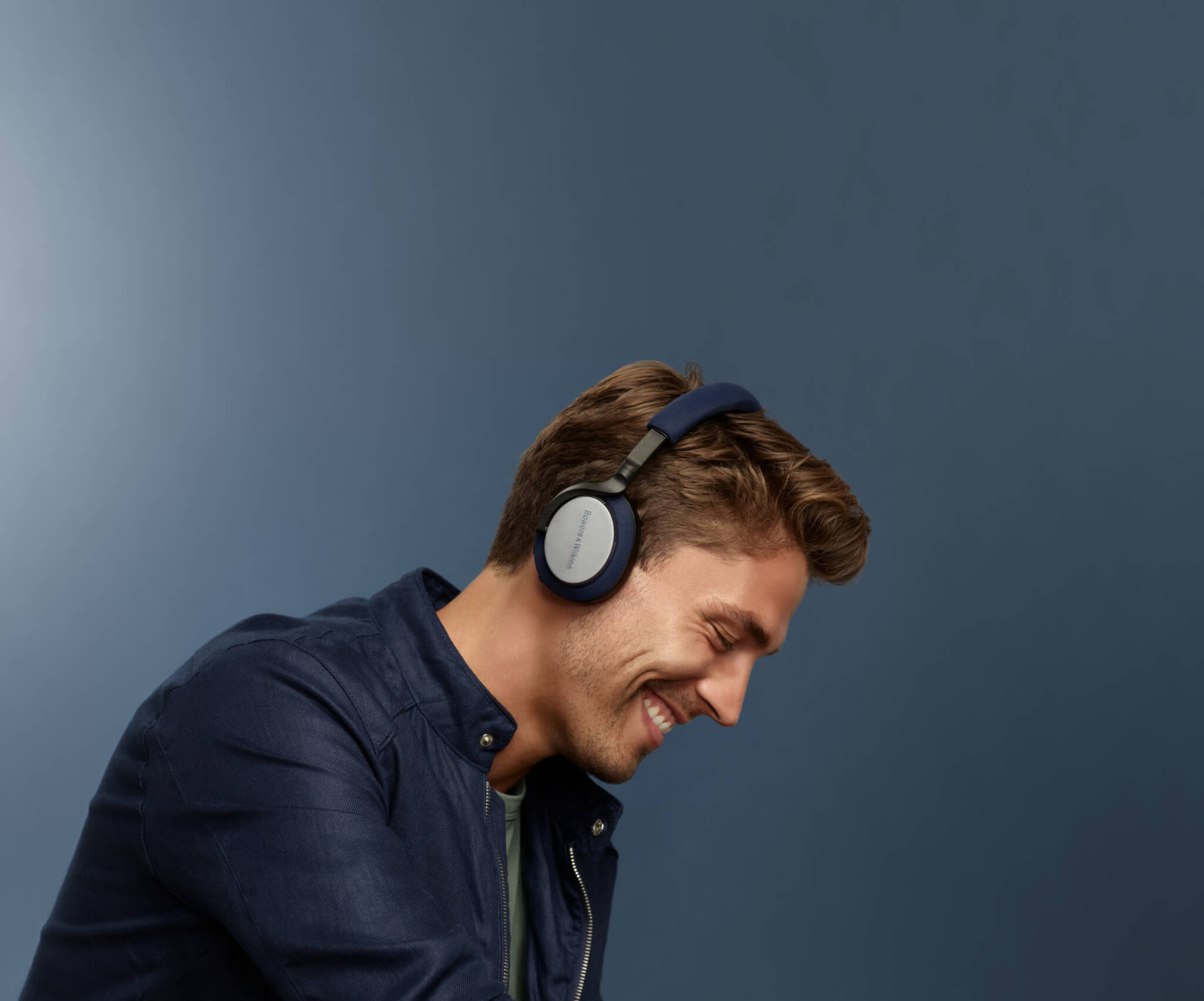 Bowers & Wilkins PX5